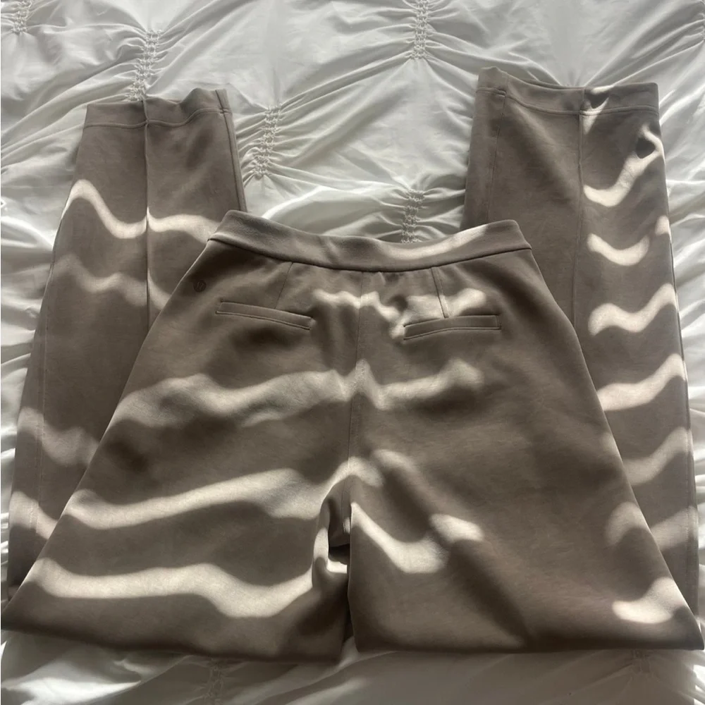 Lululemon Pintuck Softstream Wide Leg Pants in Taupe - Picture 4 of 5
